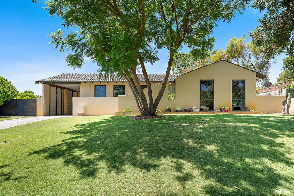 3 Adelina Court, Camillo, WA 6111