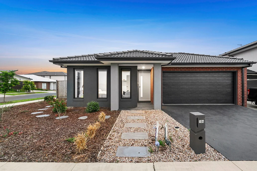 104 Holst Street, Armstrong Creek, VIC 3217