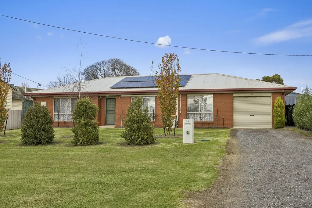 Lismore 3Zimmer Spacious Brick Home Offering Country Comfort & Endless Possibilities