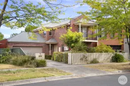 11 Ayrvale Avenue, Lake Gardens