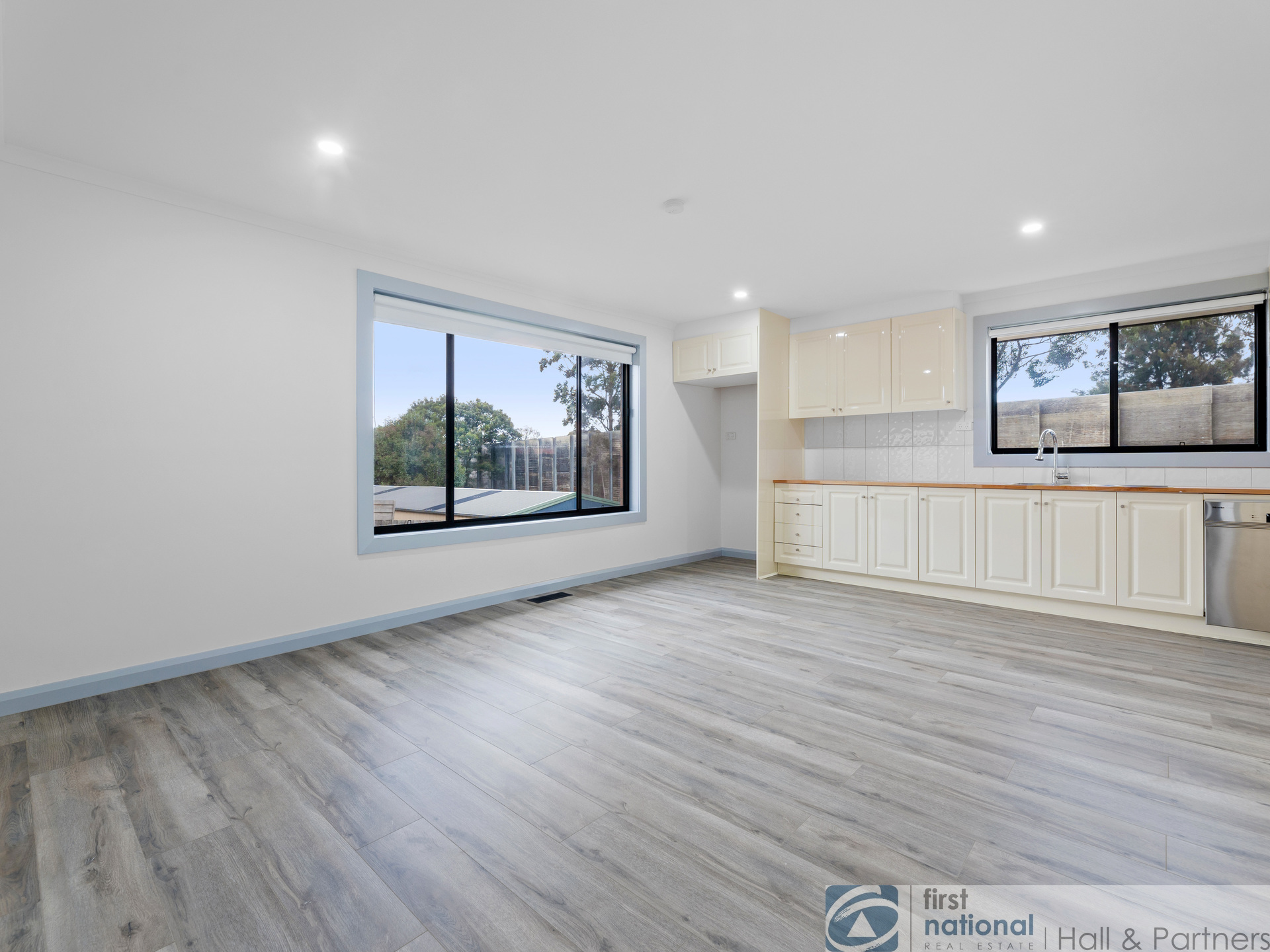 162 JAMES COOK DR, ENDEAVOUR HILLS VIC 3802, 0 રૂમ, 0 બાથરૂમ, House