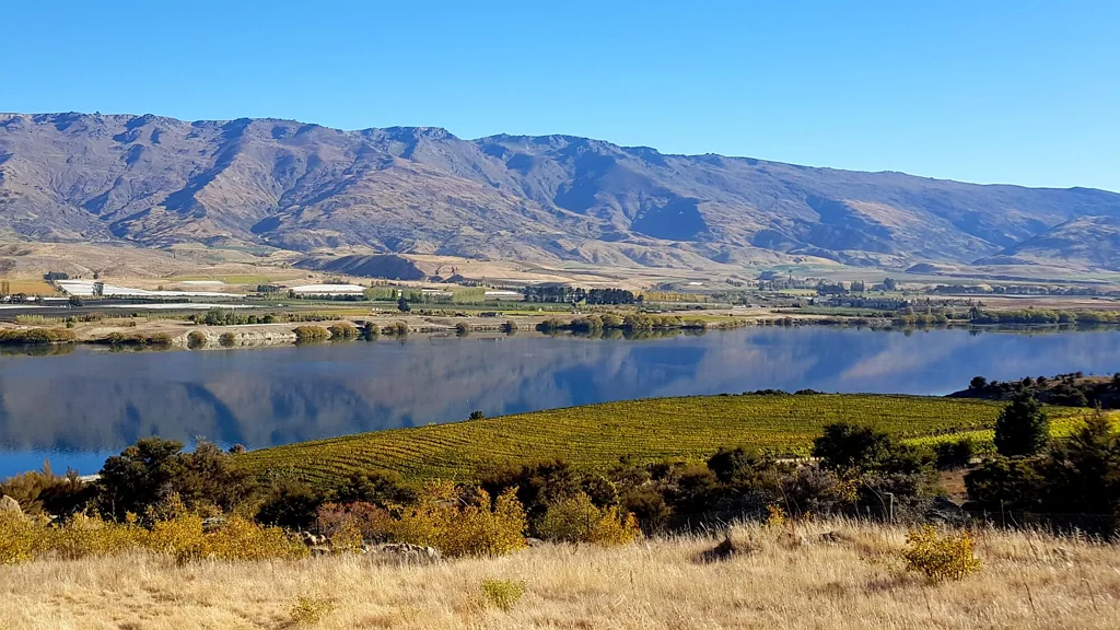 Cromwell  First-Class Views to Create Your Dream Lifestyle
