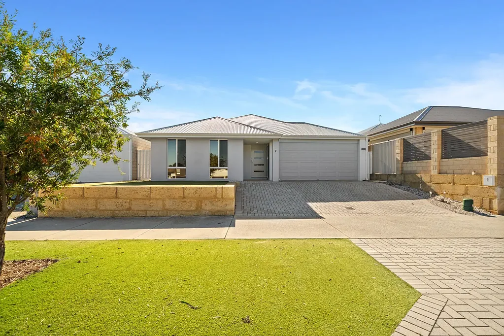 Baldivis 4침실 Your Perfect Family Home With Sparkling Pool Awaits!