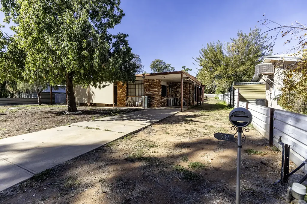 Araluen 2Moenga Privately Built - Opportunity Knocks