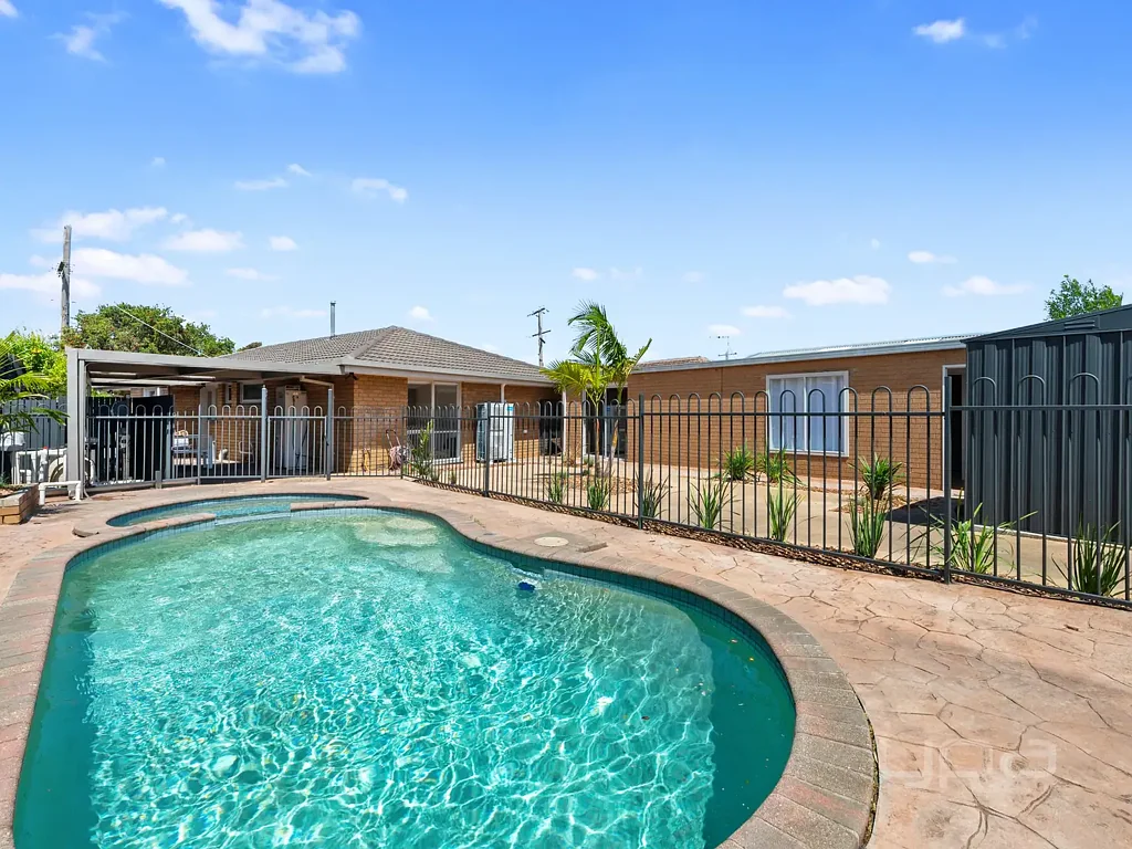 48 Vista Drive, Melton, VIC 3337