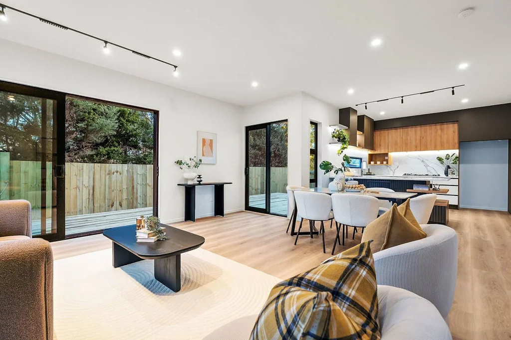 Silverdale 5房 现代优雅 宽敞明亮 美食厨房 豪华浴室 安全停车 便利地理位置 顶尖学校 社区生活 时尚全新住宅 立即联系私人观看 体验卓越生活 Live the Contemporary Lifestyle