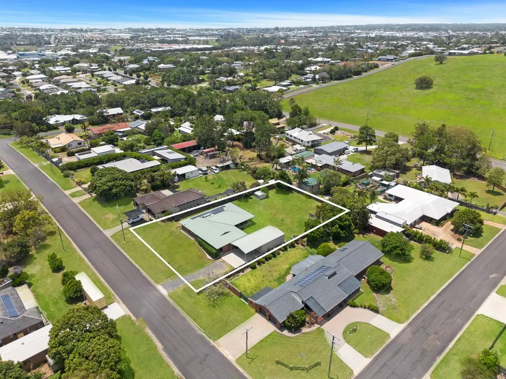 8 York Street, Urraween, QLD 4655
