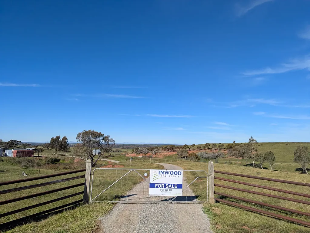 Cambrai  Affordable Rural Escape: 104 Acres with expansive views. Fully fenced and with solar powered bore and recently completed large shed.
