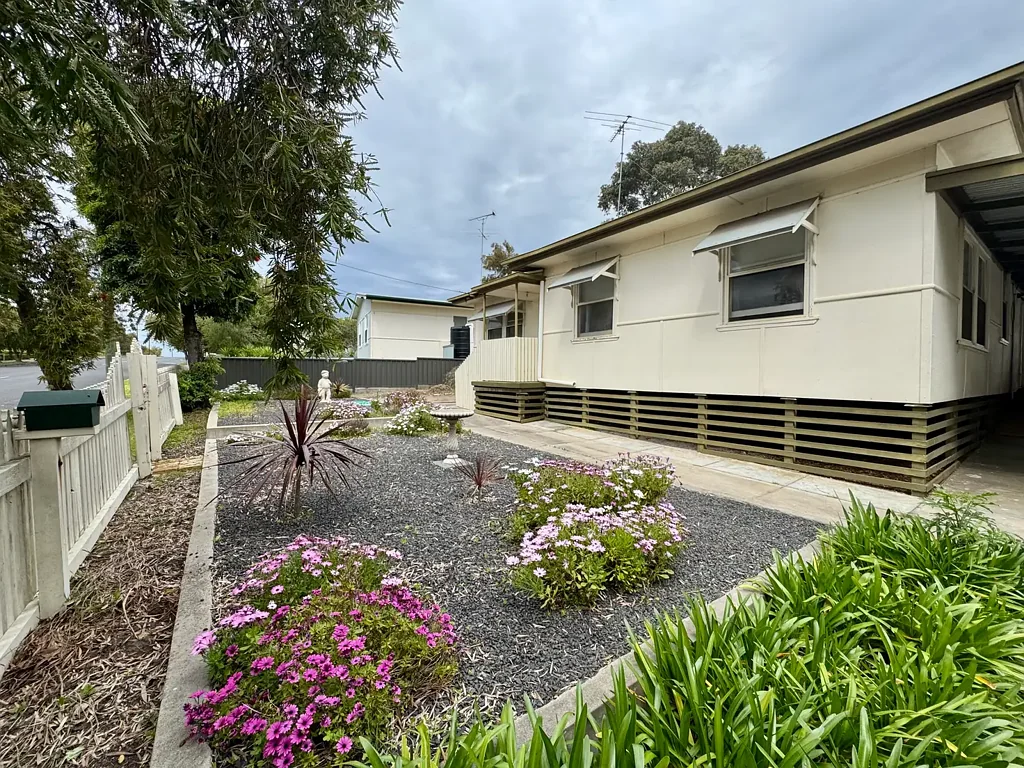 76 Memorial Drive, Naracoorte, SA 5271