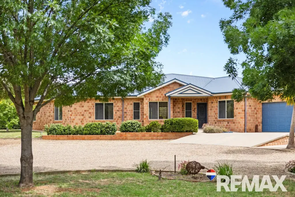 6 Loughan  Road, Junee, NSW 2663
