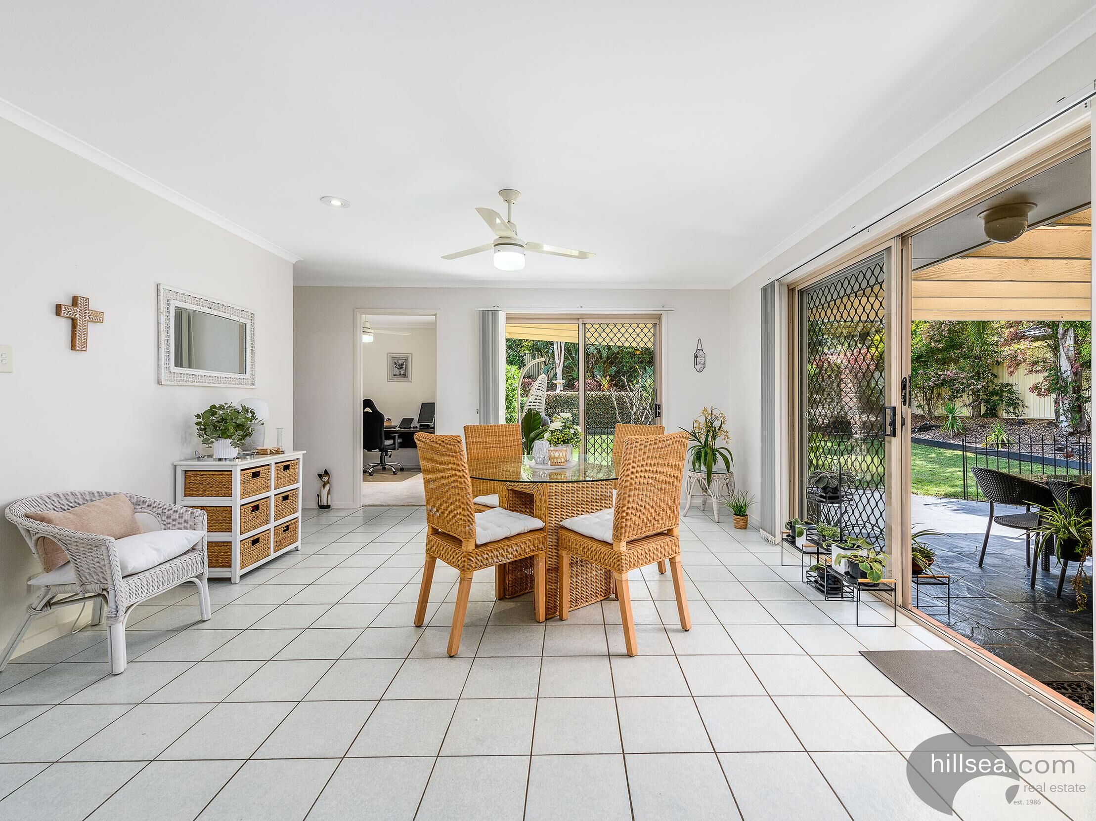 237 MILDURA DR, HELENSVALE QLD 4212, 0 chambres, 0 salles de bain, House