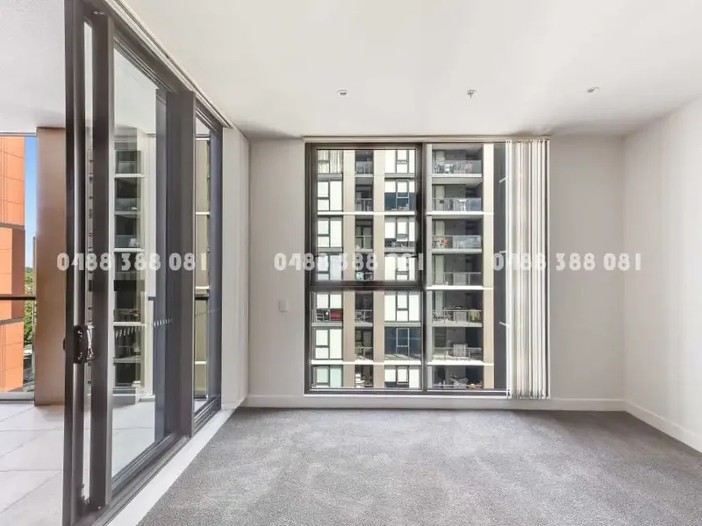 2BED APARTMENT WITH SYDNEY CBD VIEW - EXCELLENT LOCATION