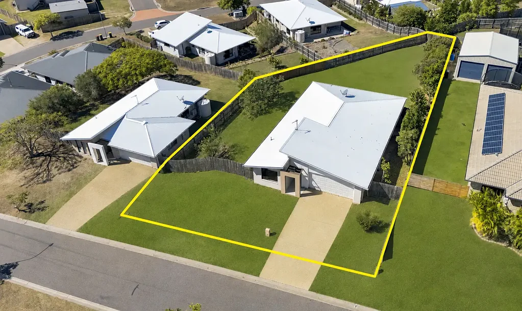 Glen Eden 4Habitaciones BIG BLOCK, BIG POTENTIAL - ROOM FOR SHED OR POOL!