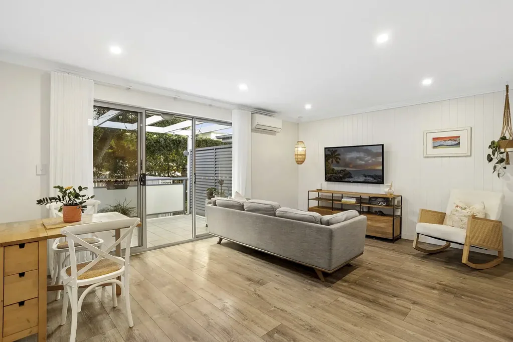 Brookvale 2બેડરૂમ Elevated north-facing apartment offering light, style & coastal convenience