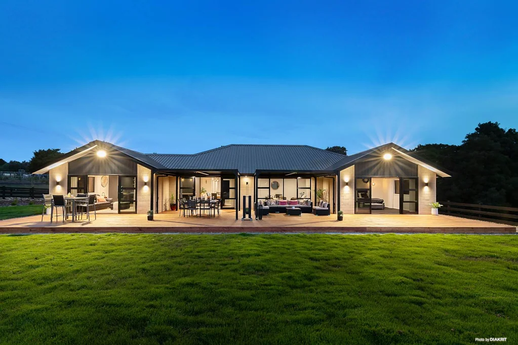 Ramarama 4房  NEW DELUXE HOME & SHEDDING ON 7 ACRES