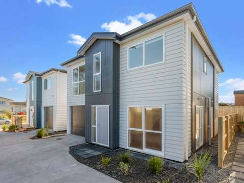 Brand new 5 Bedrooms with Stylish and Spacious!