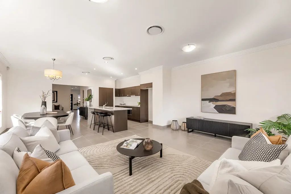 Sylvania 4कमरा Stylish Family Living with Space, Comfort and Effortless Entertaining