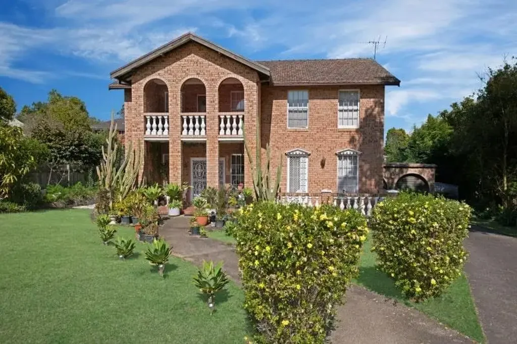 SPACIOUS FAMILY HOME FOR RENT – Freshly Painted–