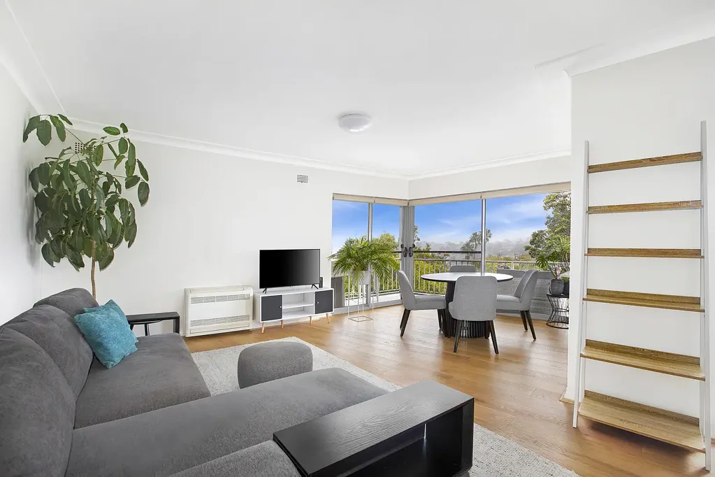 OVERSIZED TWO BEDROOM APARTMENT
