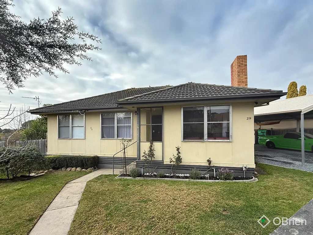 Bairnsdale 3 Bedroom Position, Privacy & Practicality – Walk to Everything