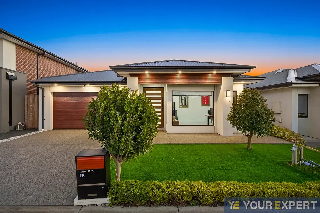 Clyde North 4Kwarto Luxury, Space & Lifestyle — A Family Home Designed to Impress!!