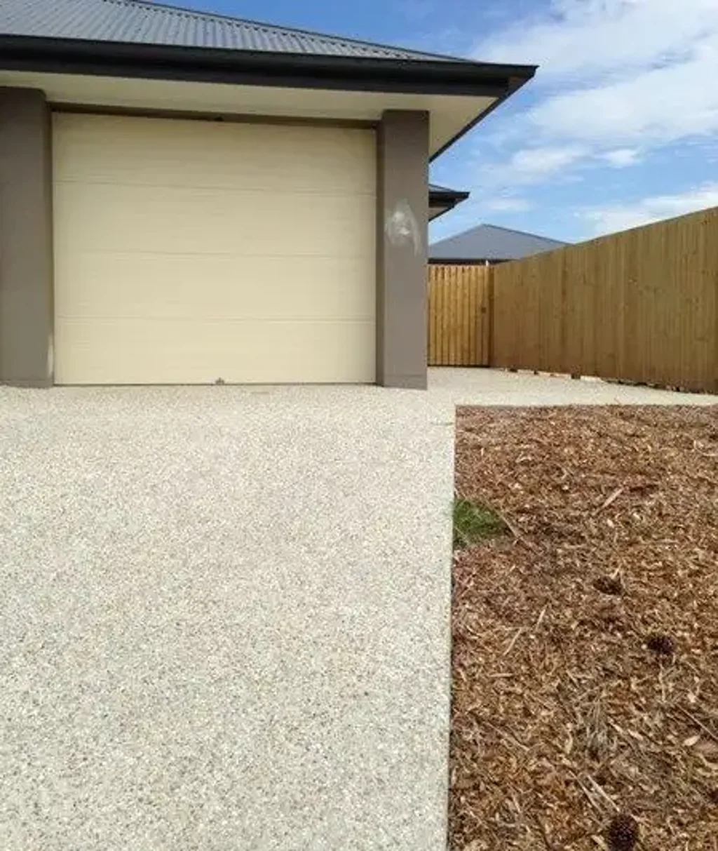 Well maintained Duplex in Fresh Water Estate!!