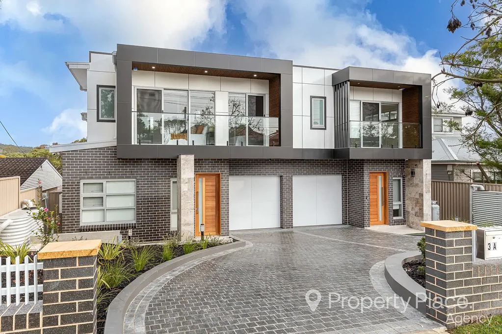 Padstow Heights 4 Bedroom Elegant New Duplex with Four Bedrooms, Four Bathrooms and Brick Veneer Finish