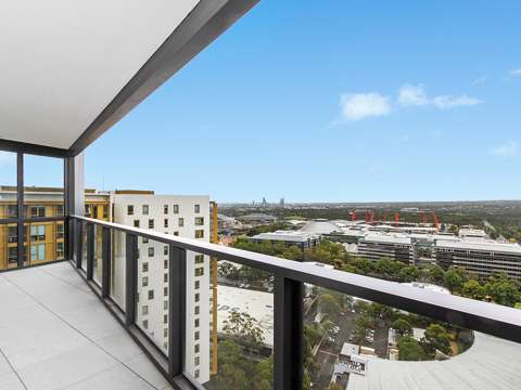 Spacious and Convenient Apartment with Sydney Olympic Park Views