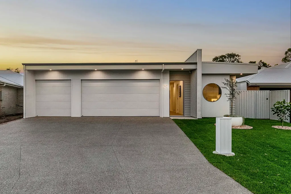 39 Oceanview Street, Point Vernon, QLD 4655