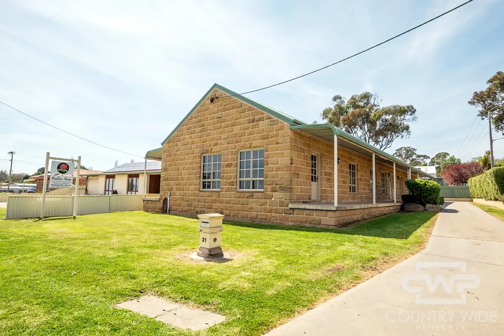 Glen Innes 5ਬੈੱਡਰੂਮ Successful Short-Stay Investment or Spacious Family Home