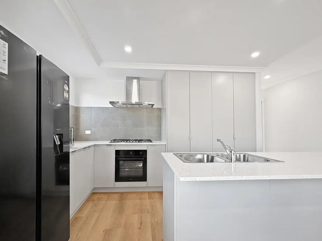 Now Leasing – Private Room with Ensuite-Style Access in Modern Lakelands Share House