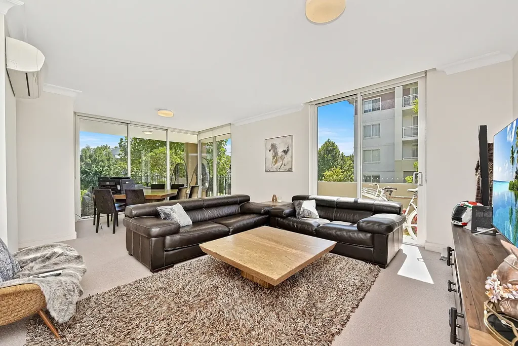 Deposit Taken! Expansive Courtyard Apartment! Partly Furnished.