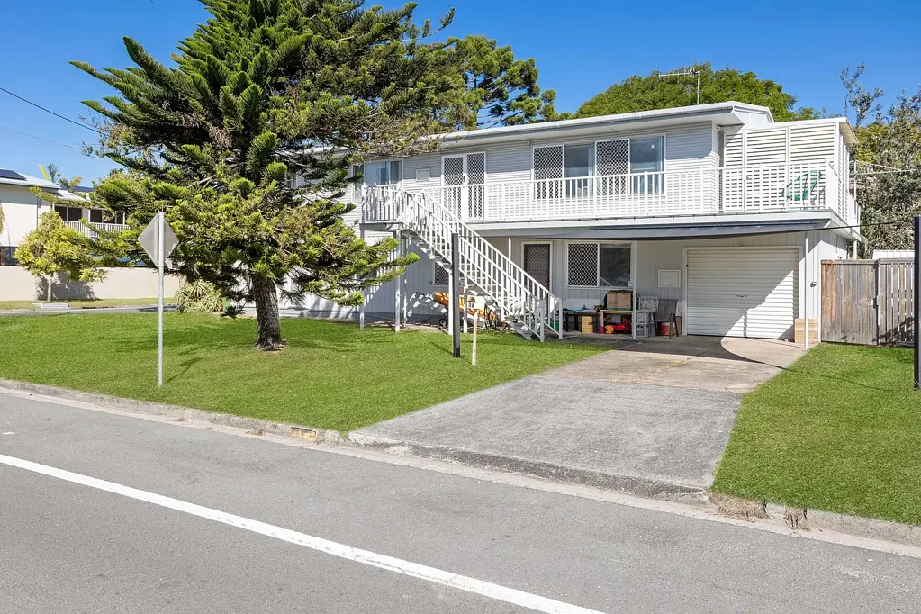 16 Townson Avenue, Palm Beach, QLD 4221