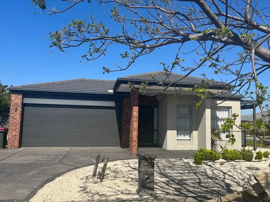 1 Brickwood Circuit – The Home You’ve Been Waiting For