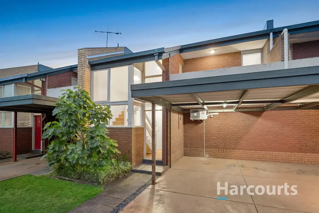 2/7 Warrigal Road, Hughesdale, VIC 3166