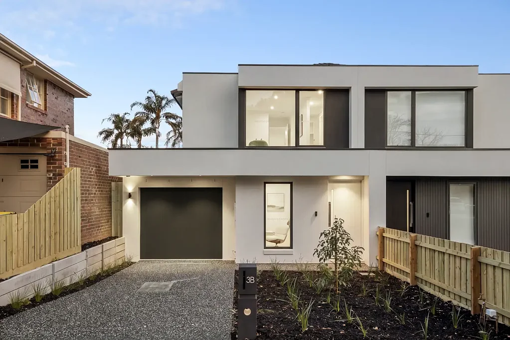 Caulfield South 4Kwarto Contemporary Luxury in a Coveted Parkside Pocket