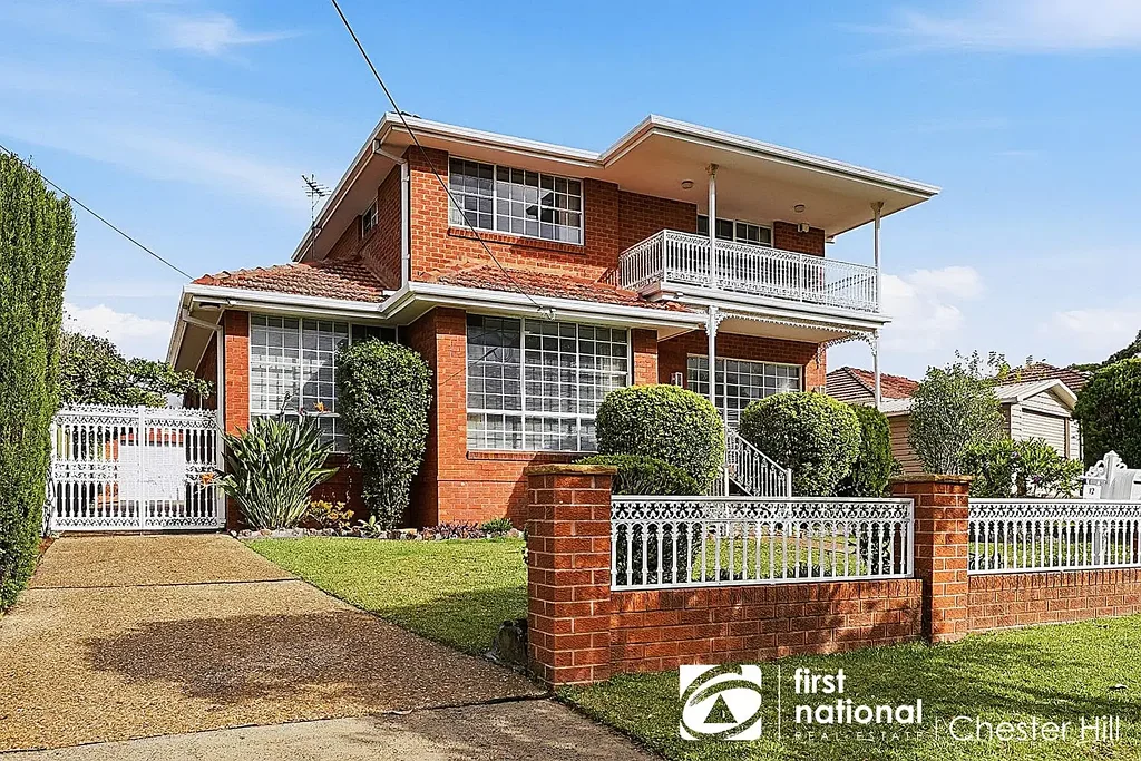 Chester Hill 4ห้องนอน Exceptional Double-Storey Home in a Highly Sought-After Location