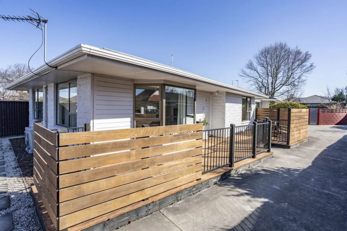 Harewood 2房  Sleek, Sunny & Stylish!