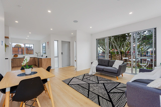 7 Sunrise Avenue, Mairangi Bay, North Shore City