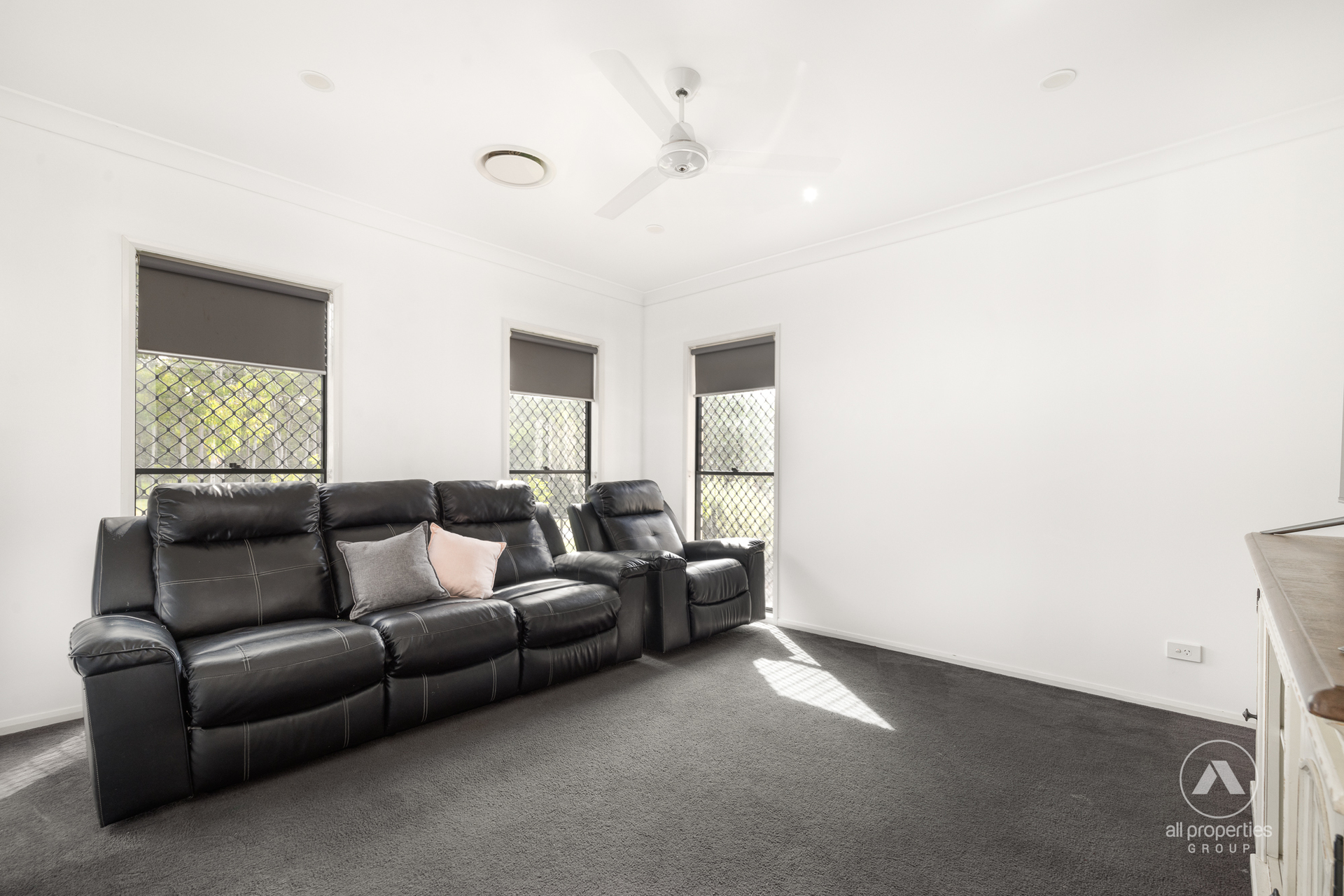 172-176 WILLIAM HUMPHREYS DR, MUNDOOLUN QLD 4285, 0 chambres, 0 salles de bain, House