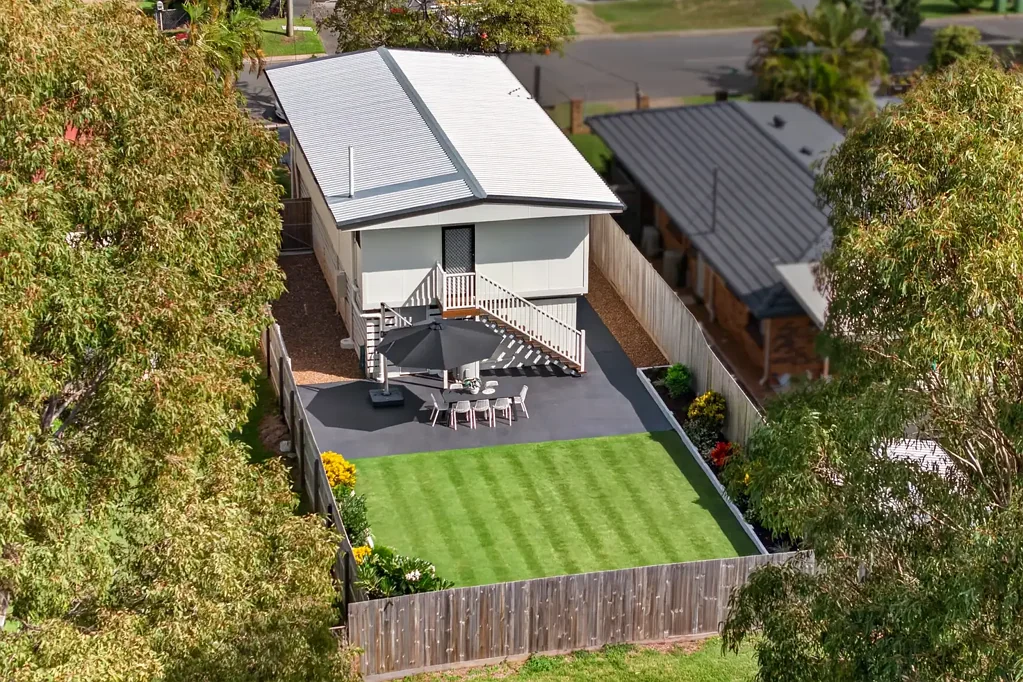 Birkdale 3 Bedroom BEST BACKYARD  IN BIRKDALE