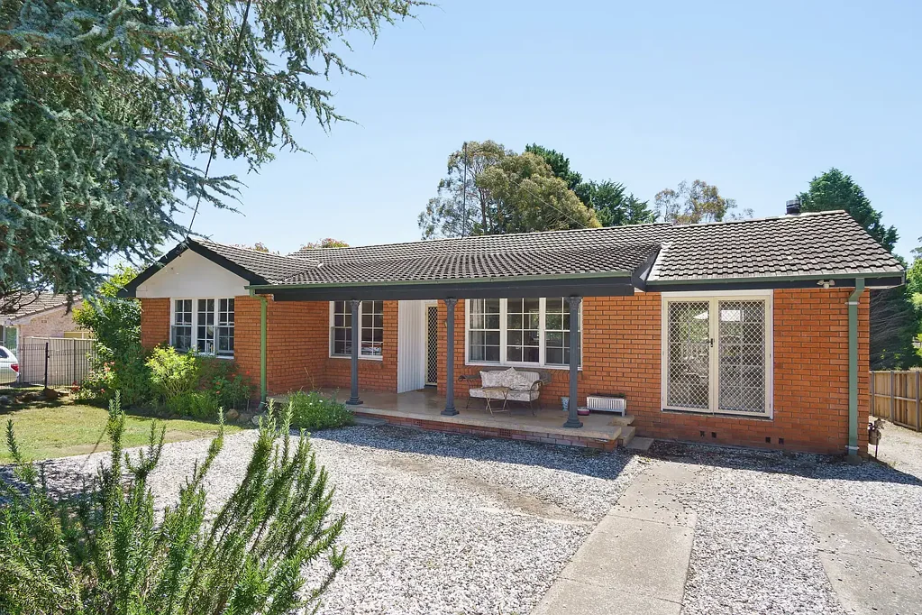 Freshly Painted Family Home with Huge Powered Shed in a Convenient Location