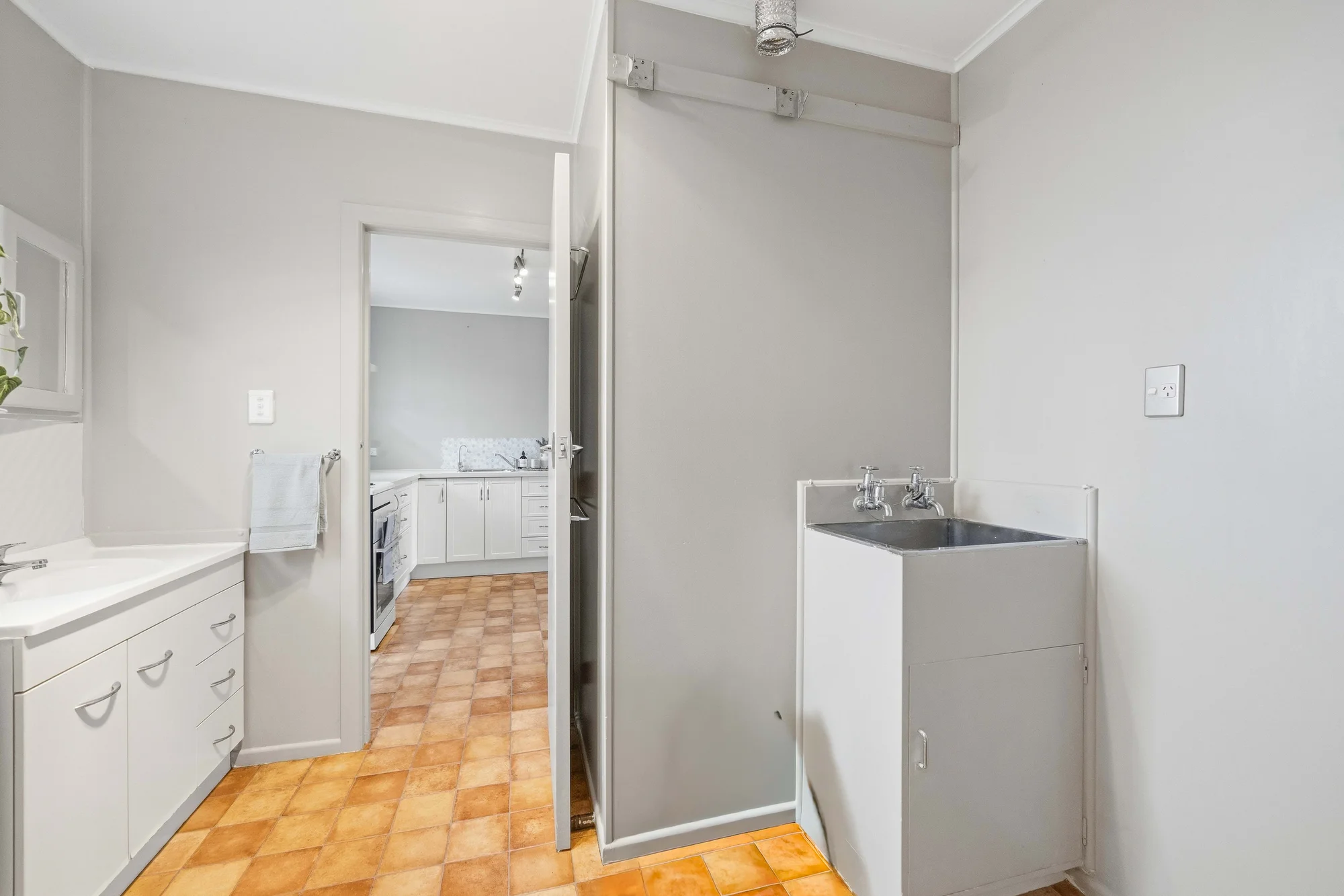 1/6 Snell Avenue, Papakura, photo 13