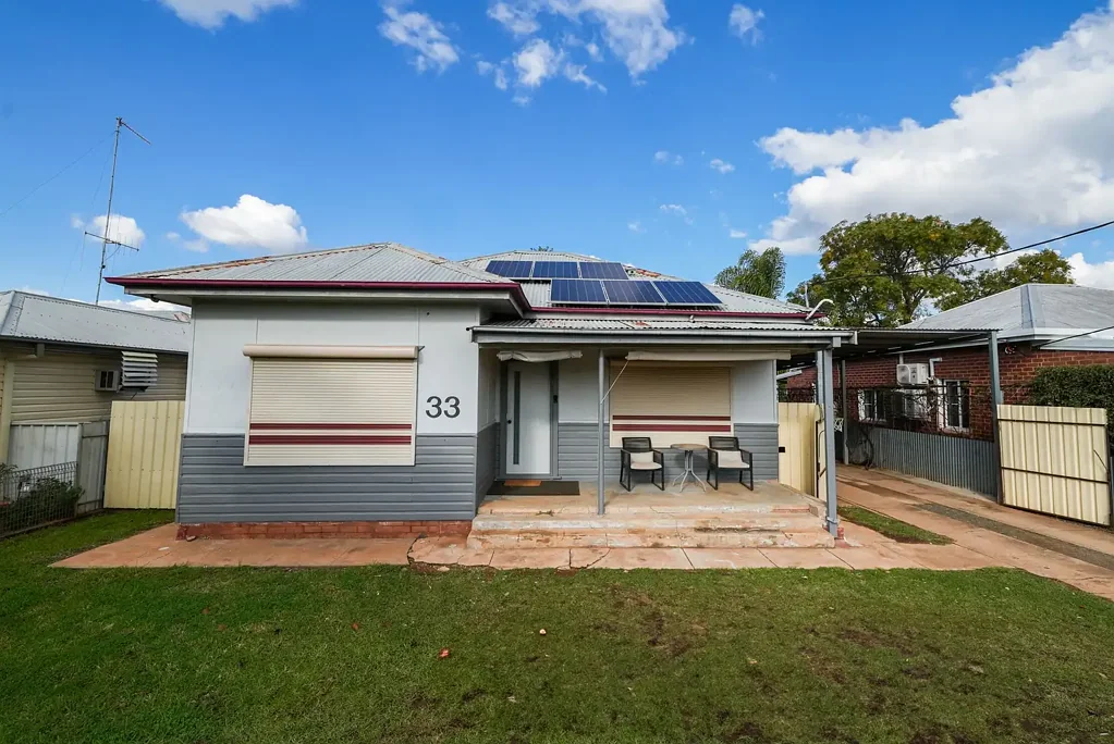 Parkes 3房  Endless Potential in a Convenient Location