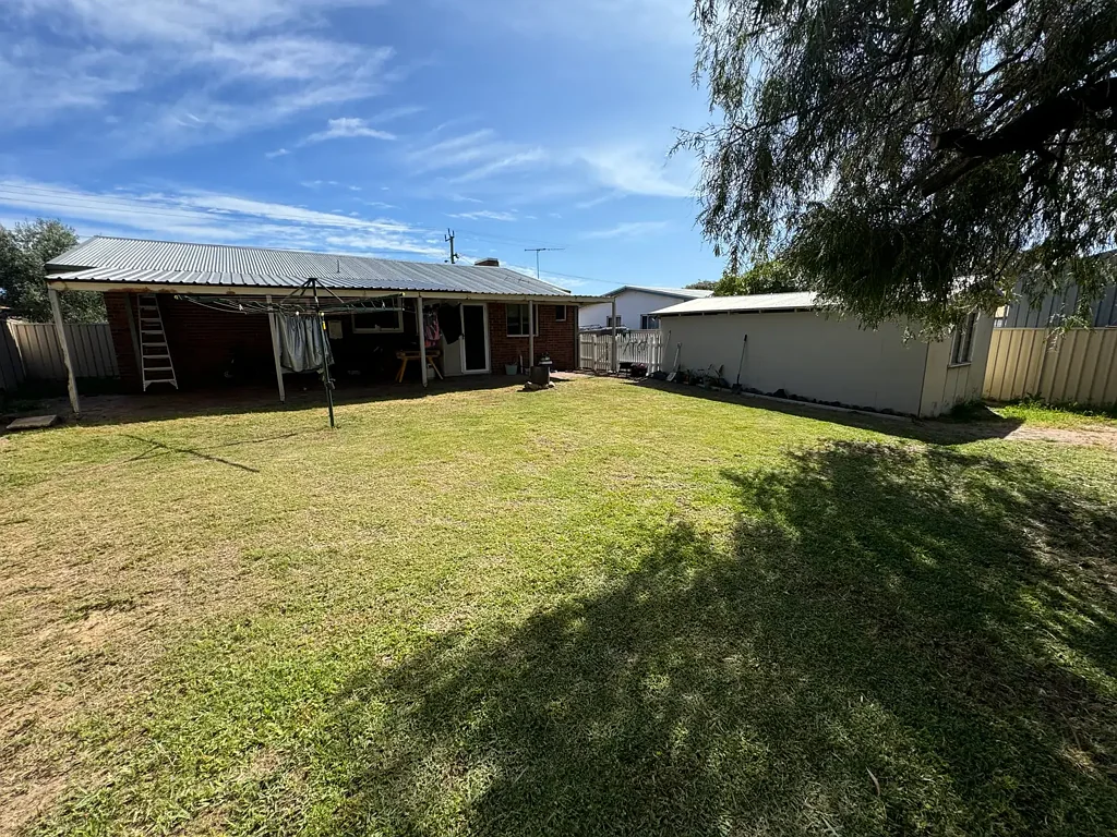 15 Knight Street, Withers, WA 6230