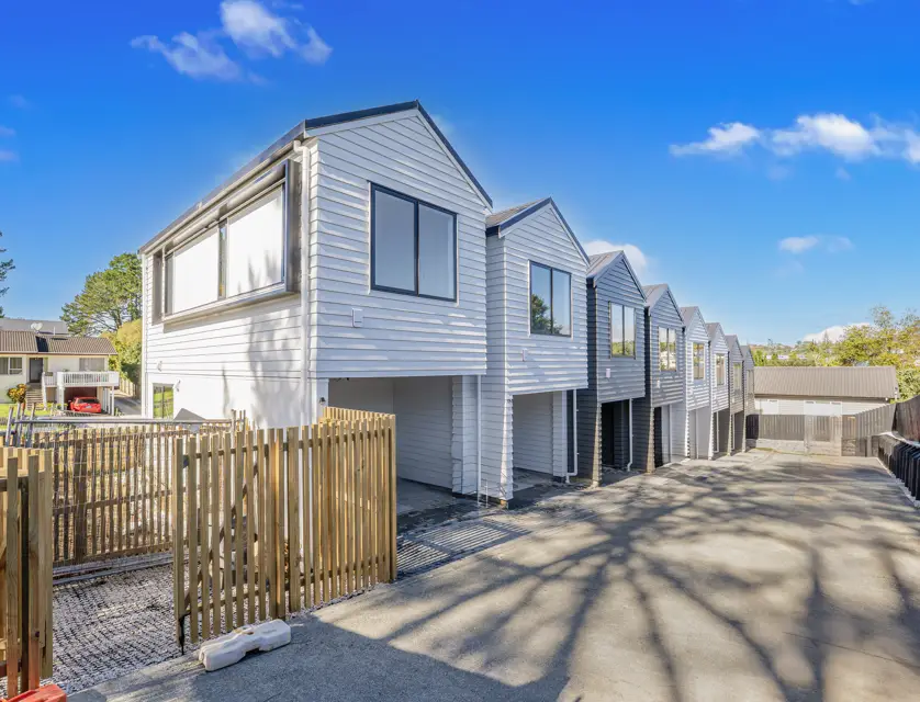 Lot 1-4/35 Glenbervie Crescent, Massey, Waitakere City, Auckland, 2房, 2浴, 城市屋