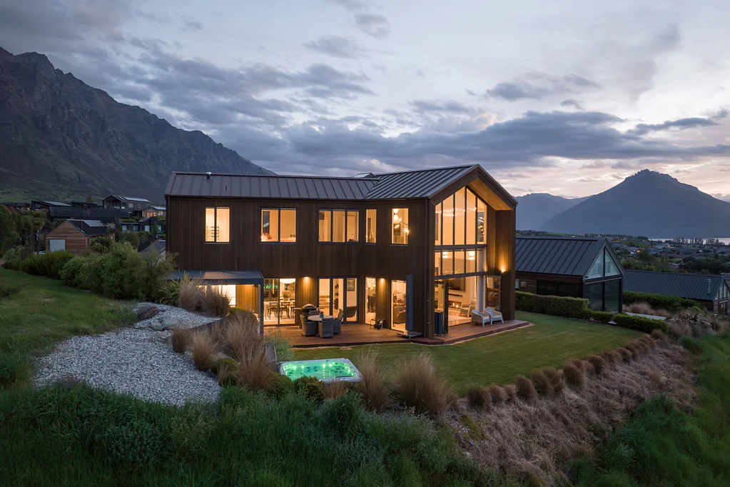 Jacks Point 4બેડરૂમ Elevated elegance on Orford Drive