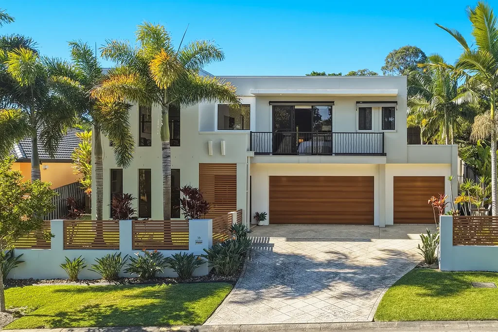Varsity Lakes 4 Bedroom A Grand Masterpiece - The Best of Varsity Lakes!