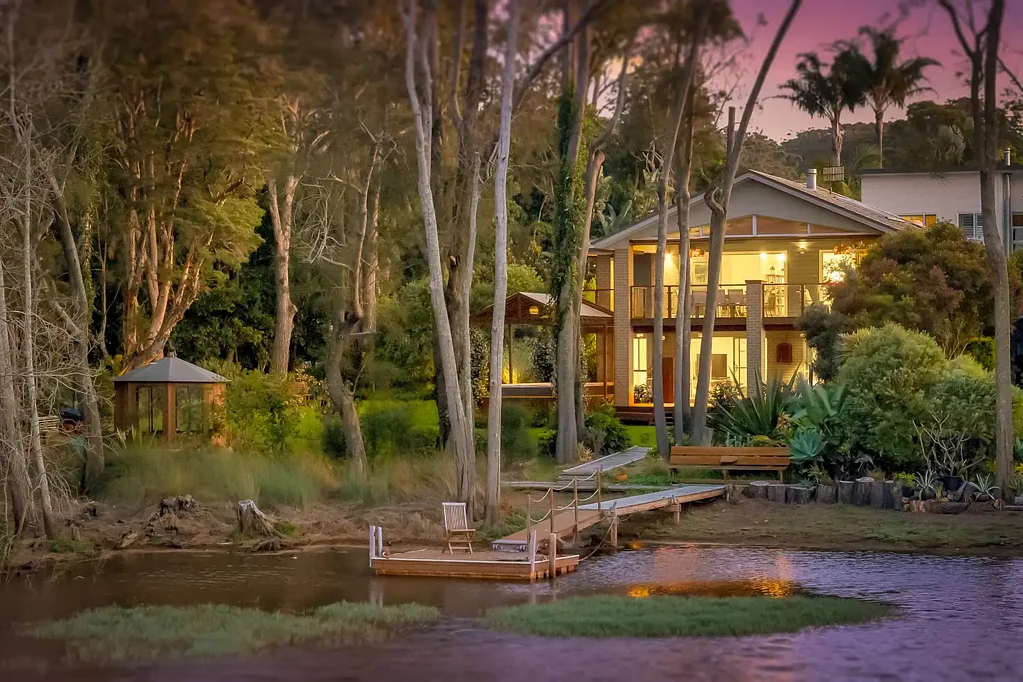 Avoca Beach 5chambre A Rare Lakefront Sanctuary of Style and Stillness