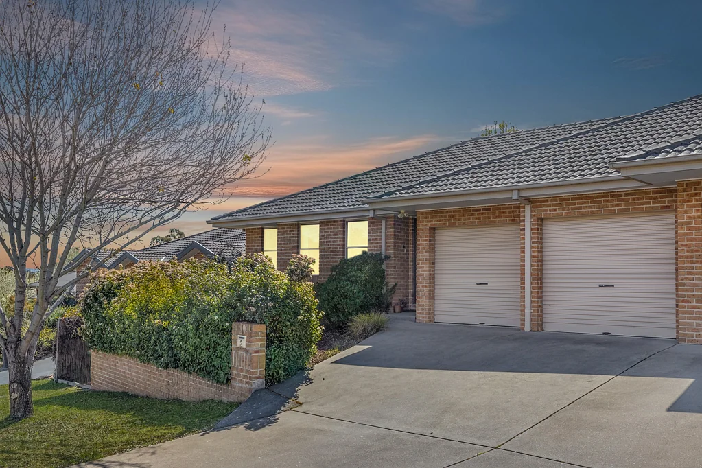 2/39 Tennyson Drive, Queanbeyan East, NSW 2620
